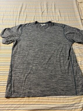 Columbia Men's Short-Sleeve Heathered Crew - Charcoal Gray